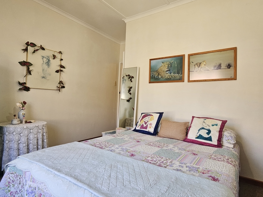 4 Bedroom Property for Sale in Wavecrest Eastern Cape